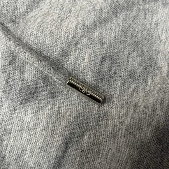 ALO Yoga Men's Light Gray Half-Zip Pullover Sweater - Picture 3 of 3